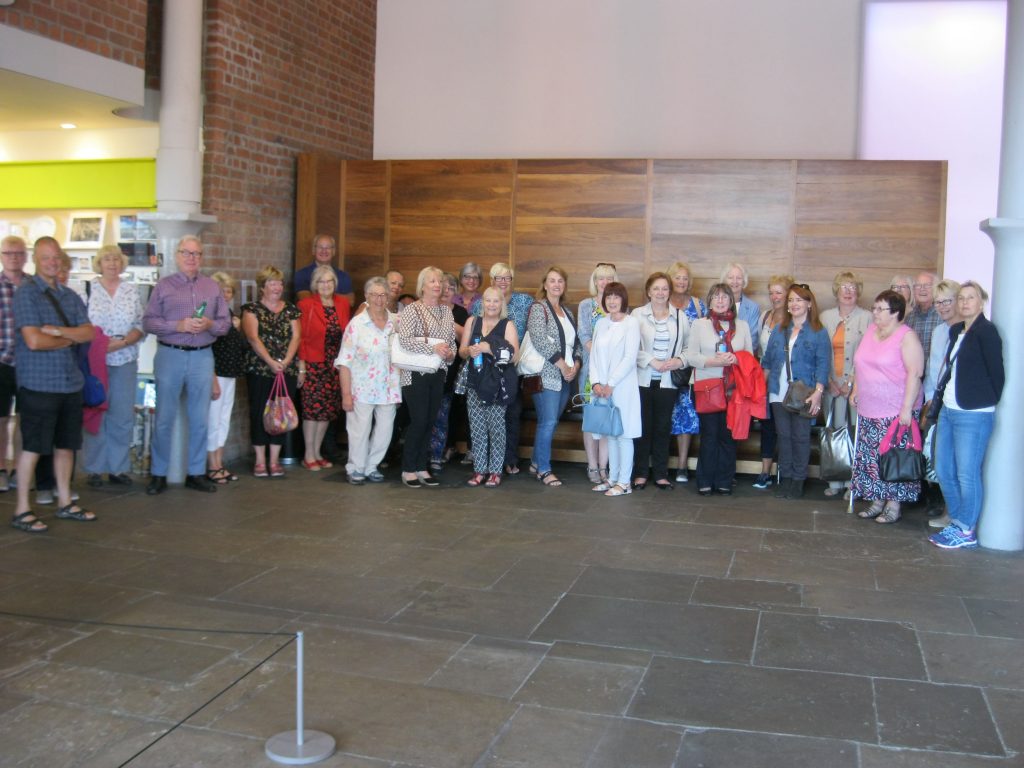art classes on merseyside, liverpool and southport, beginners art class, members on a gallery visit